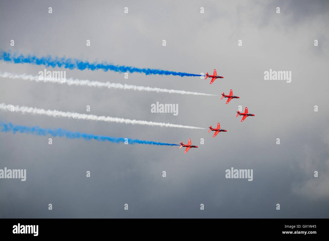 Les flèches rouges ou l'équipe de voltige aérienne de la Royal Air Force pour l'affichage dans le Derbyshire Chatsworth Country Fair, Septembre 2016 Banque D'Images