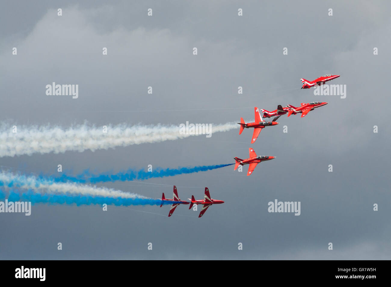 Les flèches rouges ou l'équipe de voltige aérienne de la Royal Air Force pour l'affichage dans le Derbyshire Chatsworth Country Fair, Septembre 2016 Banque D'Images