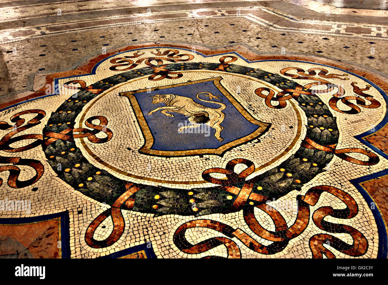 Mosaïque de l'Armoiries de Turin, Galleria Vittorio Emanuele, Milan, Italie Banque D'Images