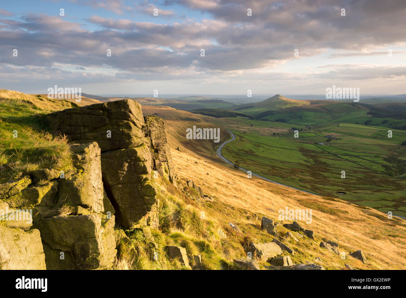 Vue depuis Shining Tor en regardant vers Shutlinsloe, parc national de Peak District, Cheshire. Banque D'Images