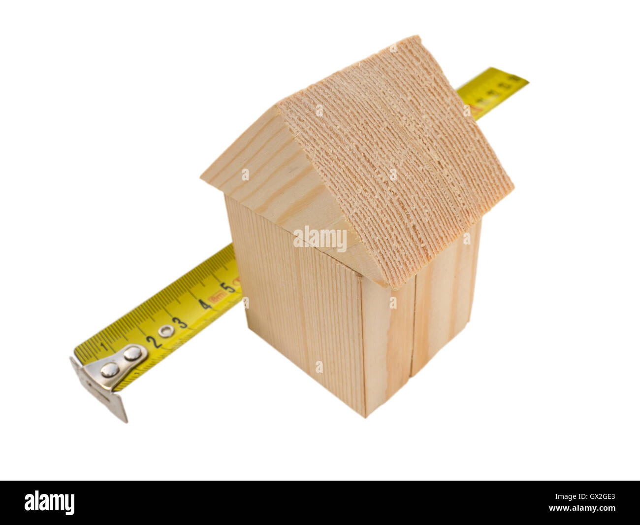 Chambre des blocs de construction en bois avec du jaune ruler isolated on white Banque D'Images