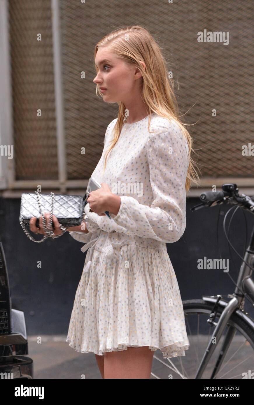 Elsa Hosk portant une robe courte à Tribeca comprend : Elsa Hosk Où :  Manhattan, New York, United States Quand : 14 Juin 2016 Photo Stock - Alamy