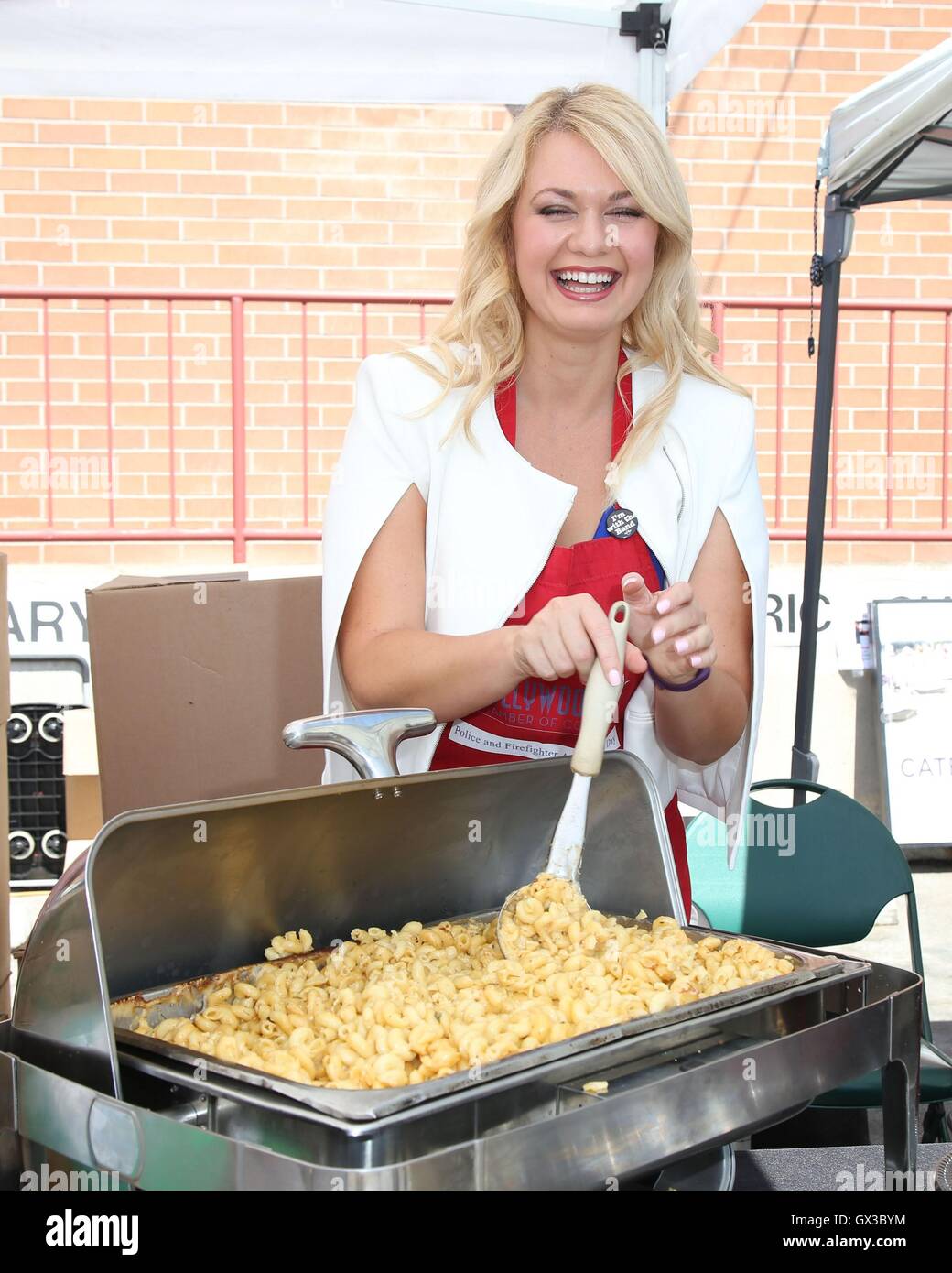 Los Angeles, CA, USA. Sep 9, 2016. Angeline Rose Troy aux arrivées de la Chambre de commerce de Hollywood à la police et les pompiers, la Journée de reconnaissance de service de police de Los Angeles, Hollywood LAPD Division, Los Angeles, CA Septembre 9, 2016. © Priscille Grant/Everett Collection/Alamy Live News Banque D'Images