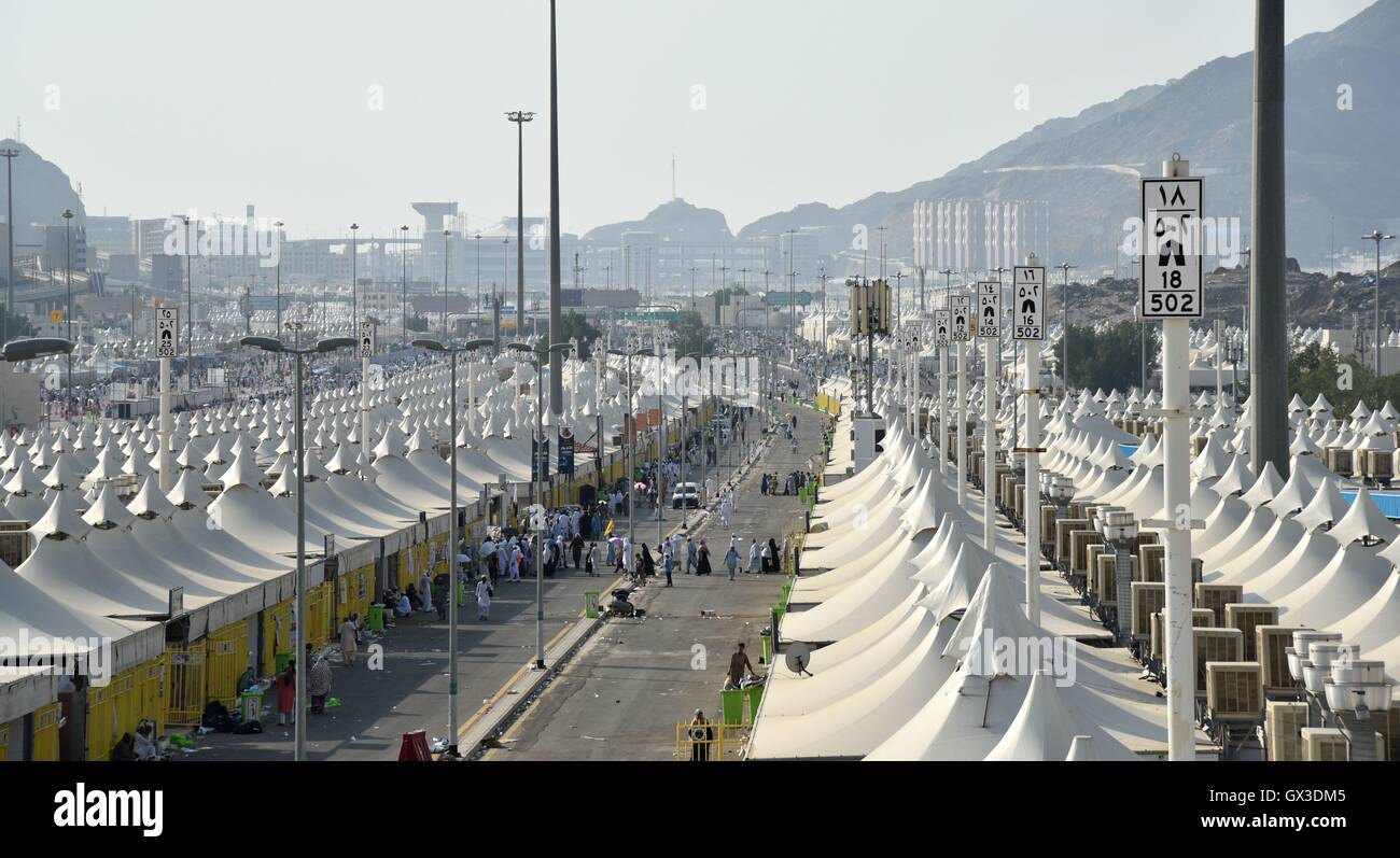 La Mecque, en Arabie Saoudite. 14Th Sep 2016. Tentes de pèlerins musulmans sont vus en Mina près de La Mecque, l'Arabie saoudite, le 14 septembre, 2016. Le pèlerinage annuel se termine officiellement le 15 septembre. Credit : Wang Bo/Xinhua/Alamy Live News Banque D'Images