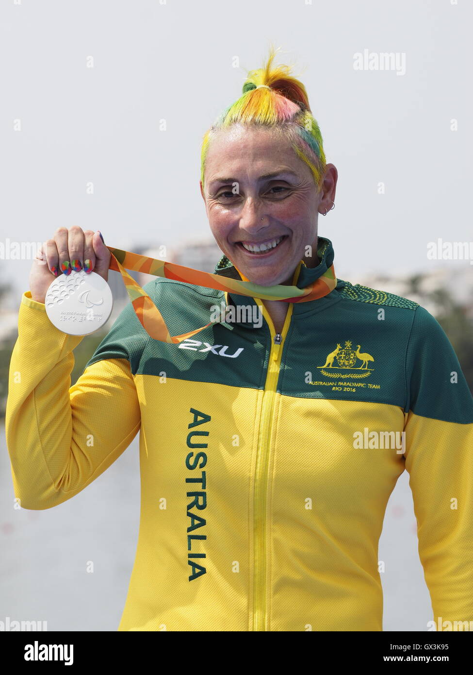 Rio de Janeiro, Brésil. 15 Septembre, 2016. Jeux Paralympiques de Rio 2016 Première compétition de sprint en canoë. Women's KL3, Or final Anne Dickins Grande-bretagne, Australie, Reynolds Amanda Silver Cindy Moreau France Crédit : PhotoAbility/Alamy Live News Banque D'Images