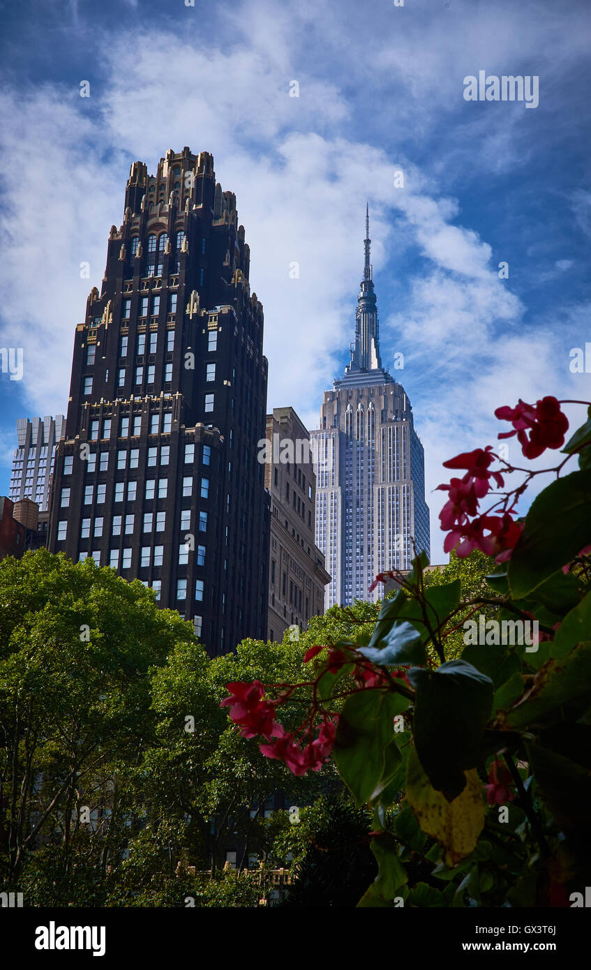 L'Empire State Building de Bryant Park à New York City Banque D'Images