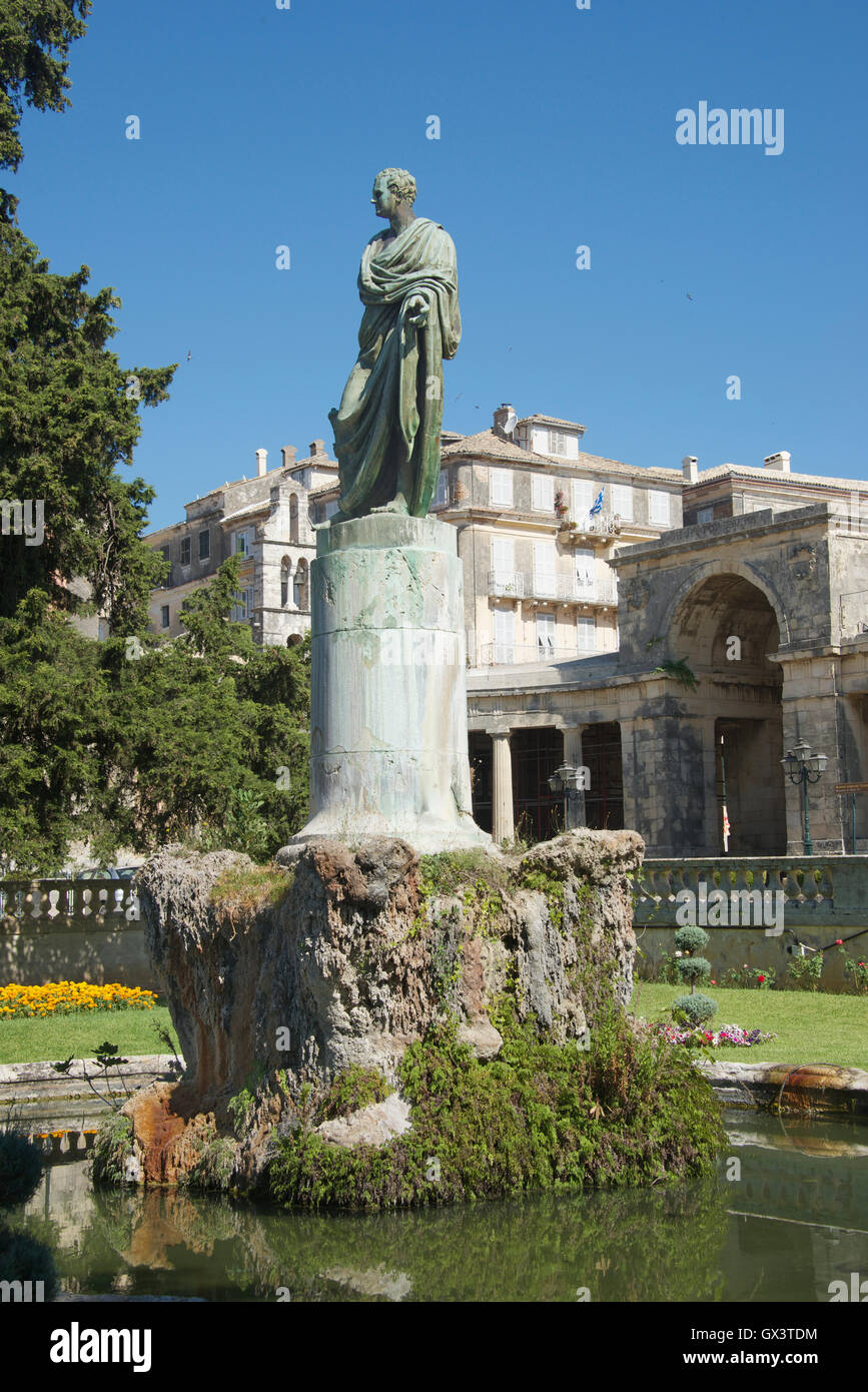 Sir Frederick Adam Statue Vieille ville de Corfou, Îles Ioniennes Grèce Banque D'Images