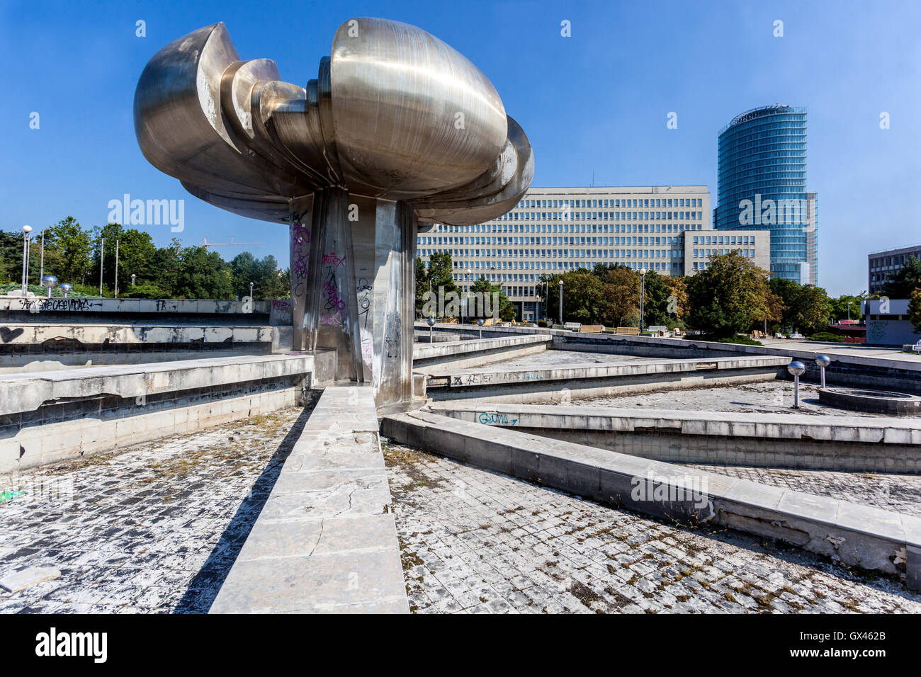 Sculpture socialiste en panne de fontaine sur la place de la liberté, Bratislava statues Slovaquie, Europe Banque D'Images