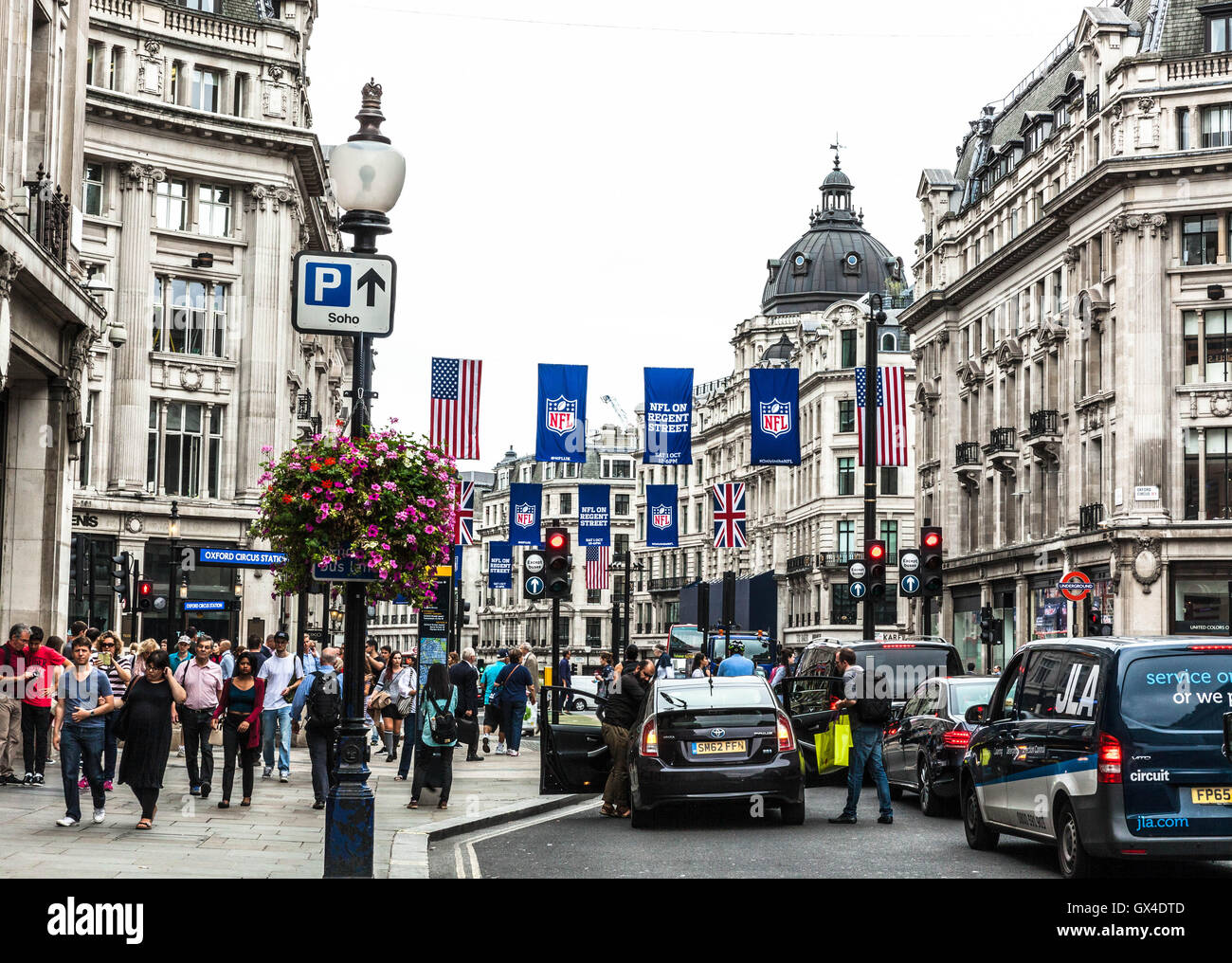 Scène de Regents Street, Londres, Angleterre, Royaume-Uni. Banque D'Images