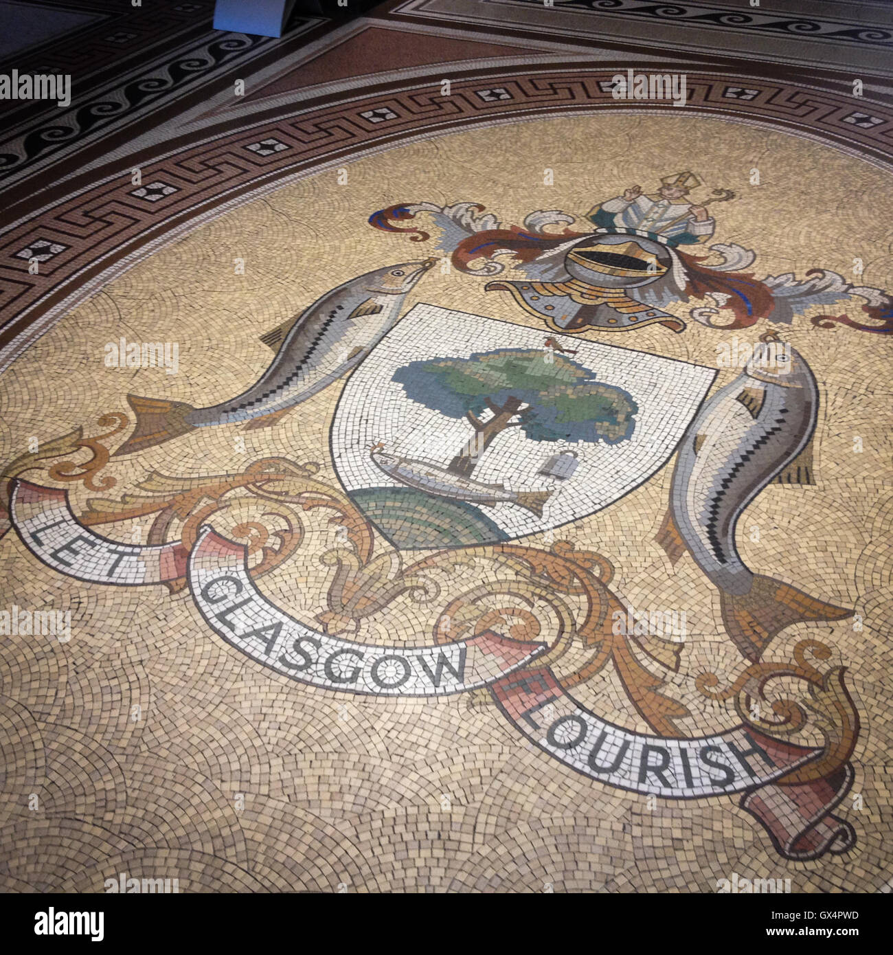 Armoiries de Glasgow, parquet mosaïque dans City Chambers, à Glasgow, en Écosse. Banque D'Images