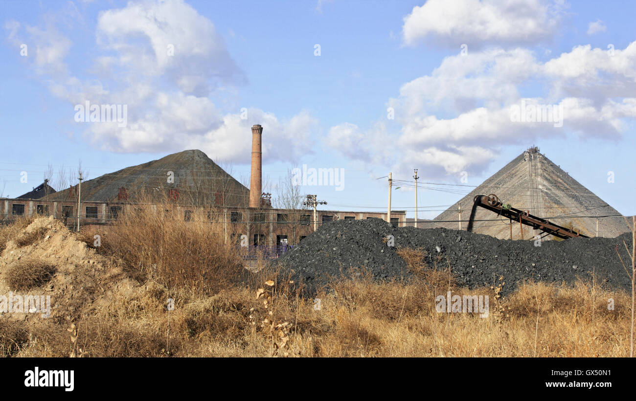 Paysage industriel à Pingzhuang, Mongolie intérieure, novembre 2006. Banque D'Images