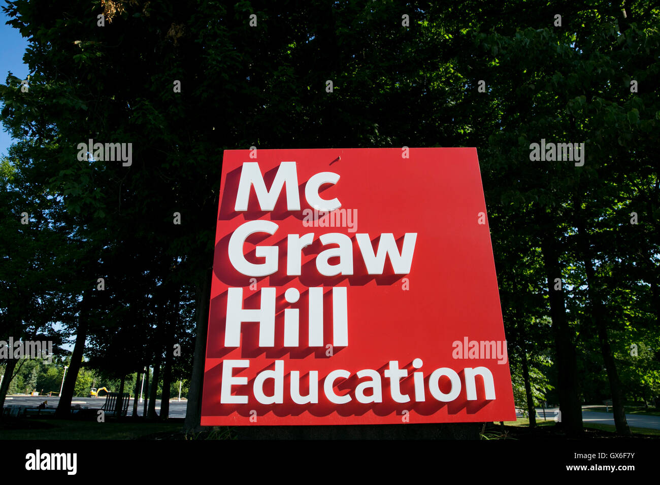Un logo affiche à l'extérieur d'un établissement occupé par McGraw-Hill Education à Columbus, Ohio le 23 juillet 2016. Banque D'Images