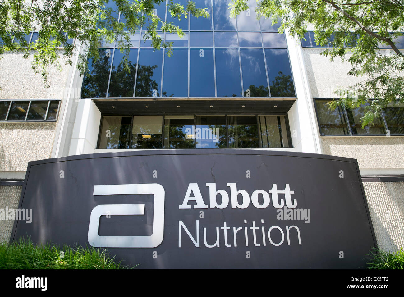 Un logo affiche à l'extérieur d'un établissement occupé par Abbott Nutrition in Columbus, Ohio le 23 juillet 2016. Banque D'Images