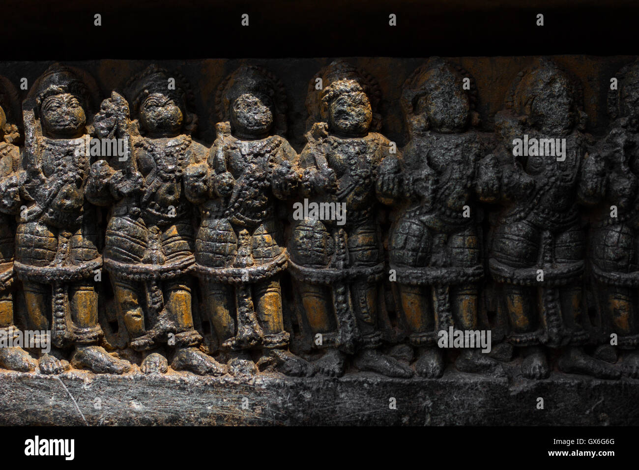 Déité sculpture sur eves culte extra-mur dans le temple de Chennakesava Somanathapura, Karnataka, Inde, Asie. Banque D'Images