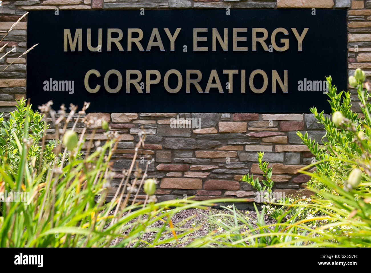 Un logo affiche à l'extérieur du siège de la société de l'énergie charbon producteur Murray dans St Clairsville, Ohio le 24 juillet 2016. Banque D'Images