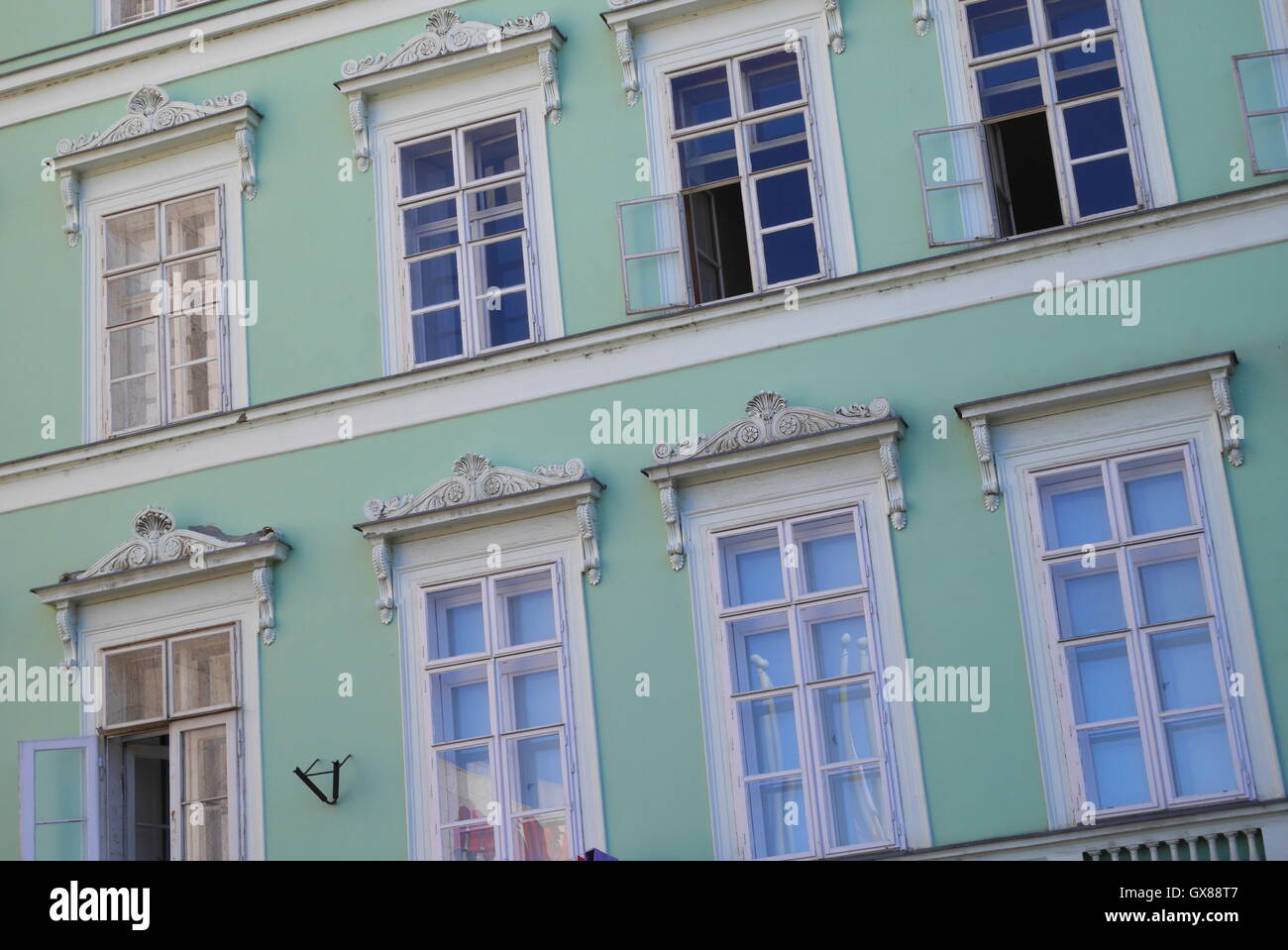 Façade d'un immeuble donnant sur le Danube, Budapest, Hongrie Banque D'Images