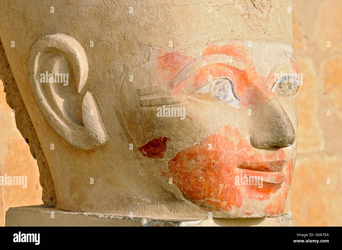 Détail de la Statue de la reine Hatshepsout au temple funéraire à Deir el Bahri, près de Louxor, Egypte Banque D'Images