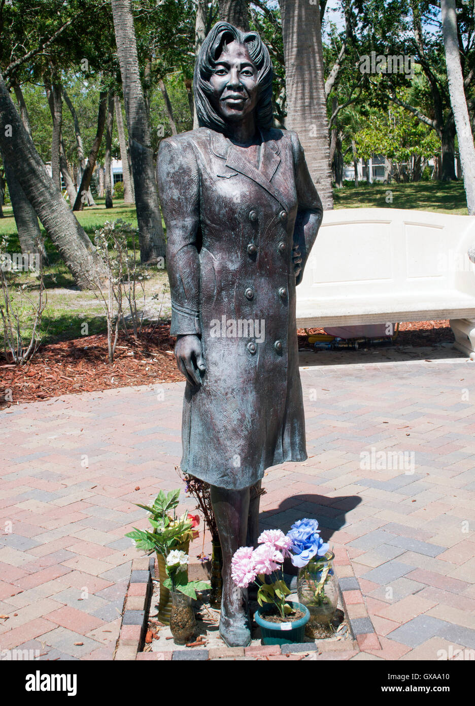 La statue d'une hôtesse de l'air de 9/11 à Fort Pierce, en Floride, honore l'héroïsme de l'équipage d'une compagnie aérienne lors des attaques du 11 septembre. Banque D'Images