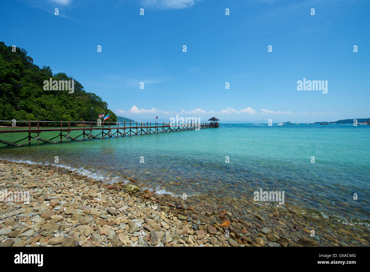 Gaya Island Beach Pier dans Sabah, Malaisie Banque D'Images