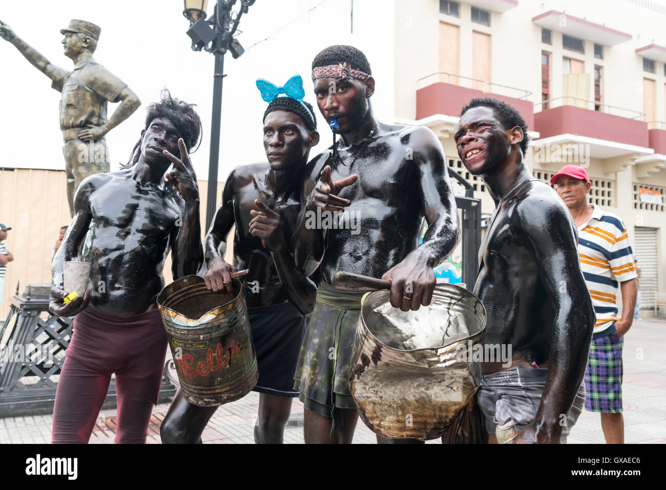 Lverschmierte Strassenkuenstler Ã-beim Karneval in der Hauptstadt Santo Domingo, Dominikanische Republik, Europa, Amerika | oi Banque D'Images