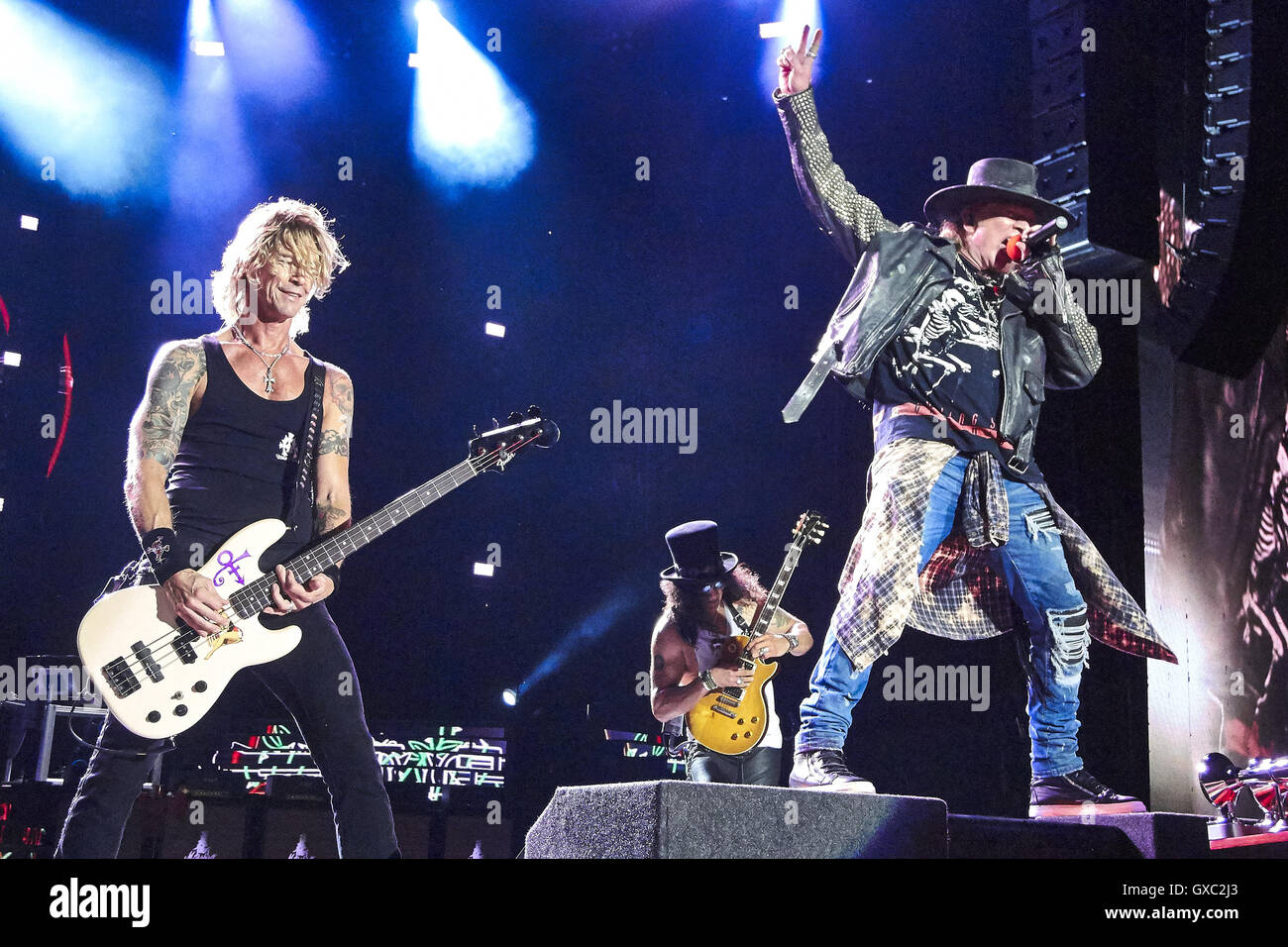 Guns N' Roses en concert en concert à Soldier Field, au cours de la 'pas dans cette vie d'' Featuring : Slash, Axl Rose, Duff McKagan Où : Chicago, Illinois, United States Quand : 03 Oct 2016 Banque D'Images