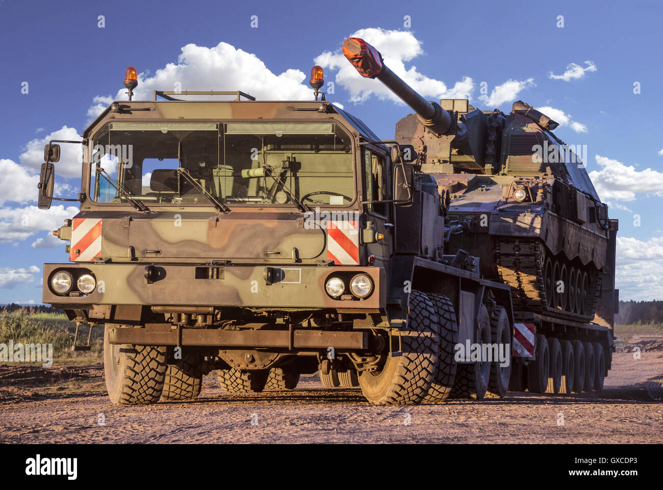 Heavy duty german tank transporter, transporte un char allemand Banque D'Images