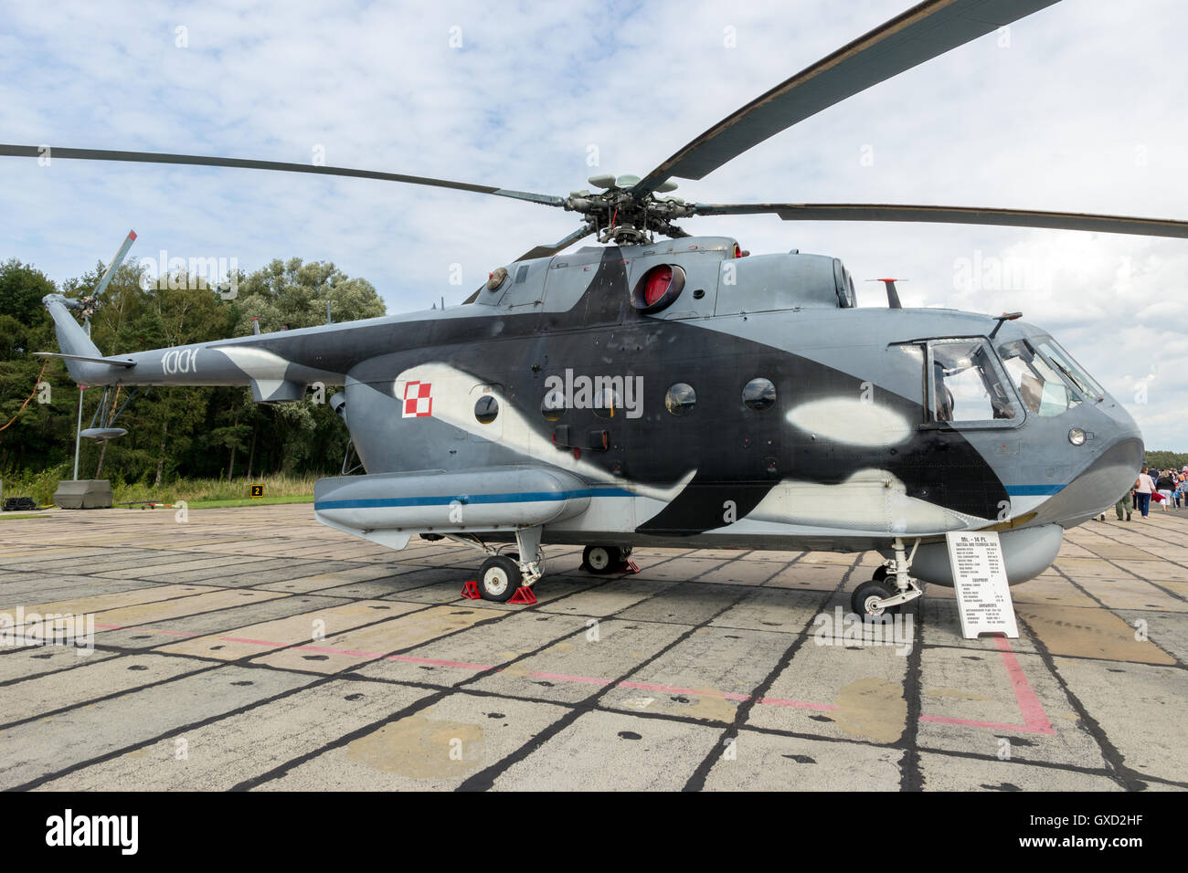 La marine polonaise peint Spécial Mi-14 hélicoptère anti-sous-marine sur l'affichage à l'Darlowo open house. Banque D'Images La marine polonaise peint Spécial Mi-14 hélicoptère anti-sous-marine sur l'affichage à l'Darlowo open house. Banque D'Images