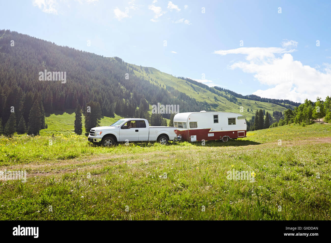 Véhicule de Loisirs et de caravanes garées en paysage, Crested Butte, Colorado, USA Banque D'Images