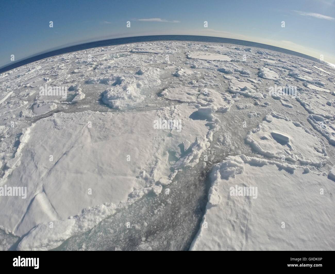 La lisière de glace à 82,11 degrés nord. L'archipel de Svalbard, Norvège. Banque D'Images