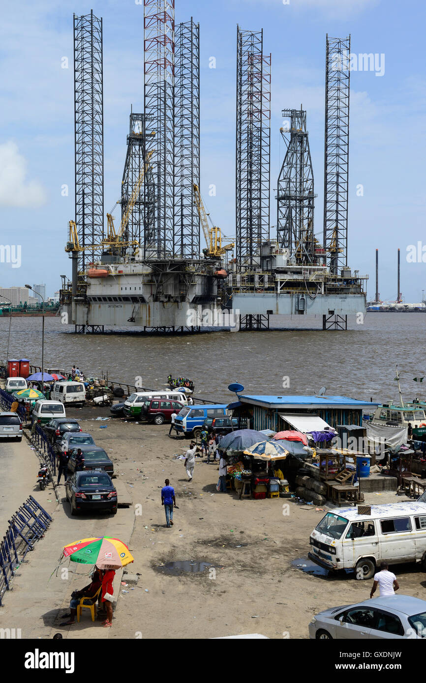 Le Nigeria, Lagos, ville plate-forme pétrolière deux portant à Lagos, port et Oritsetimeyin Onome Banque D'Images