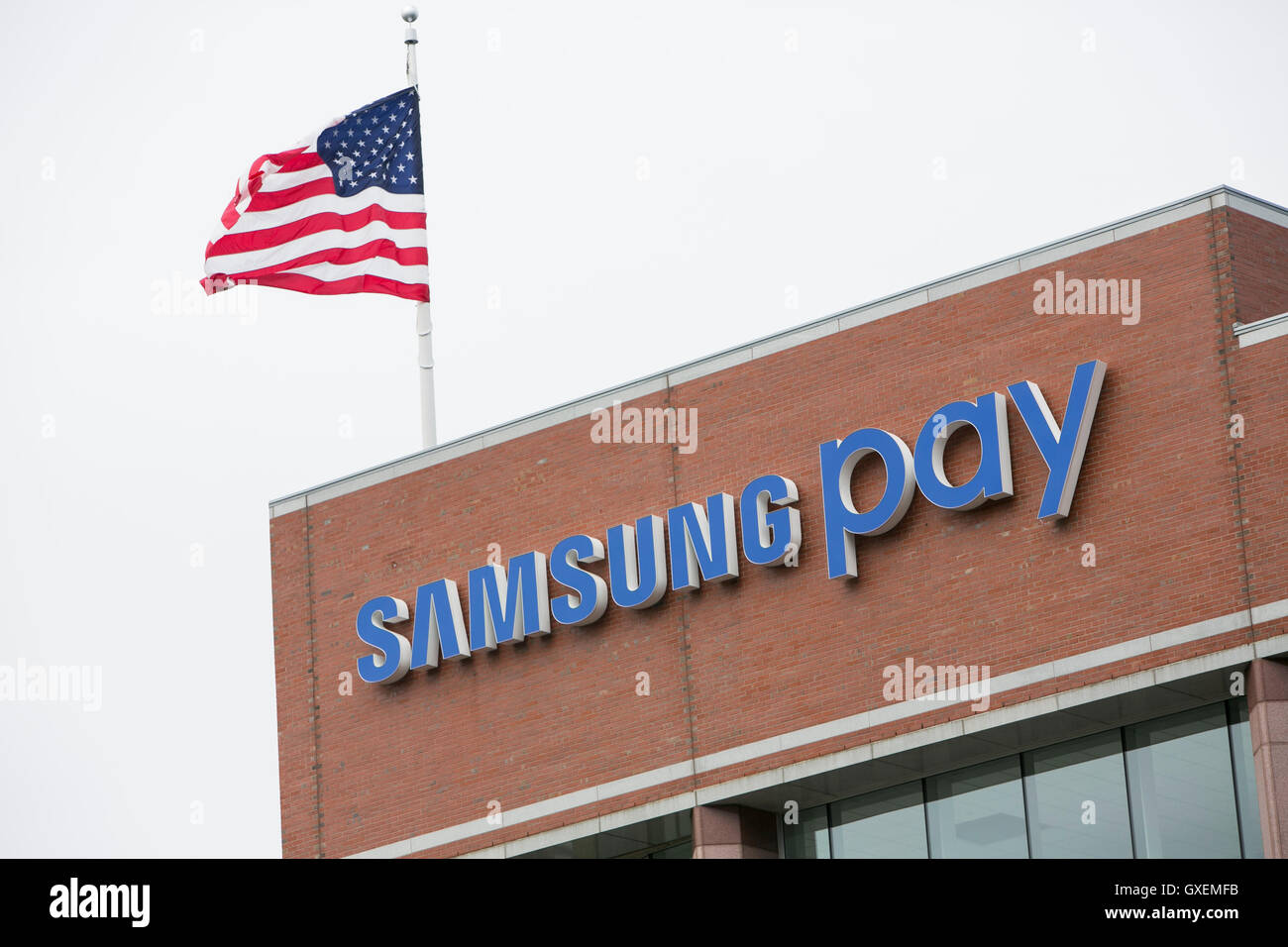 Un logo affiche à l'extérieur du siège de Samsung Payer à Burlington, Massachusetts le 13 août 2016. Banque D'Images
