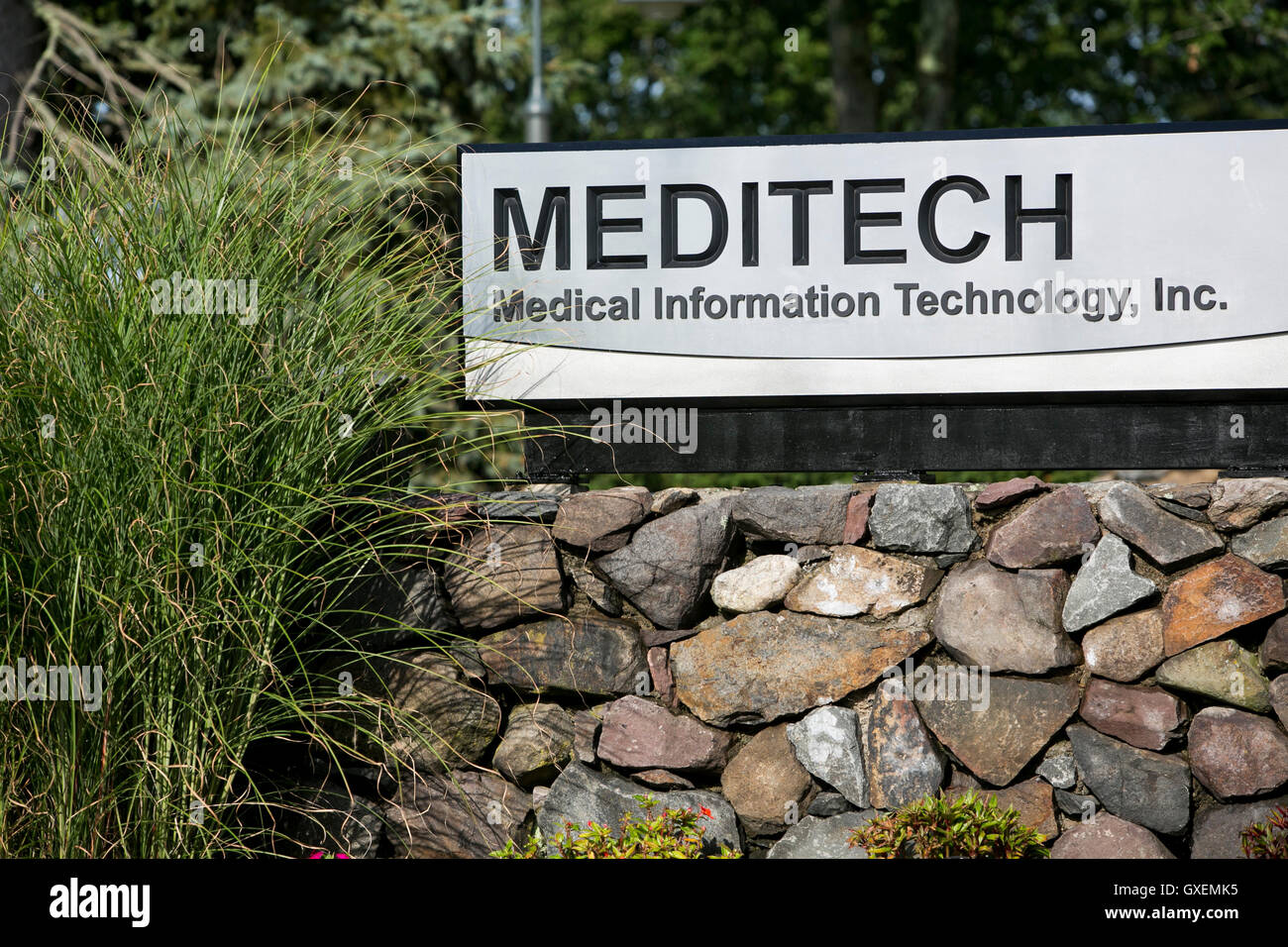 Un logo affiche à l'extérieur d'un établissement occupé par Medical Information Technology, Inc., également connu sous le nom de Meditech, à Canton, Massachus Banque D'Images
