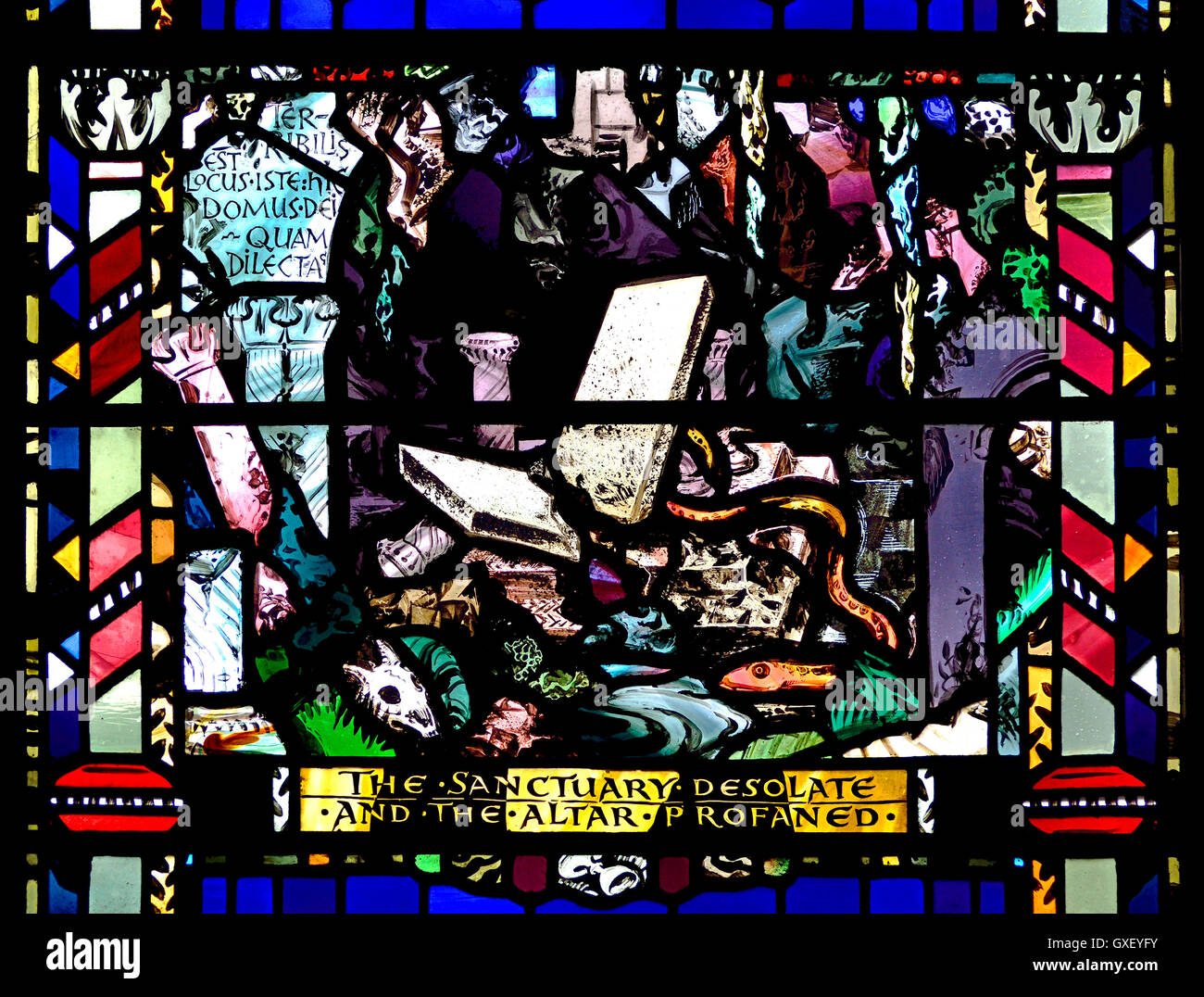 Londres, Angleterre, Royaume-Uni. L'église St Etheldreda à Ely Place. Vitrail : scène de la Bible. Banque D'Images