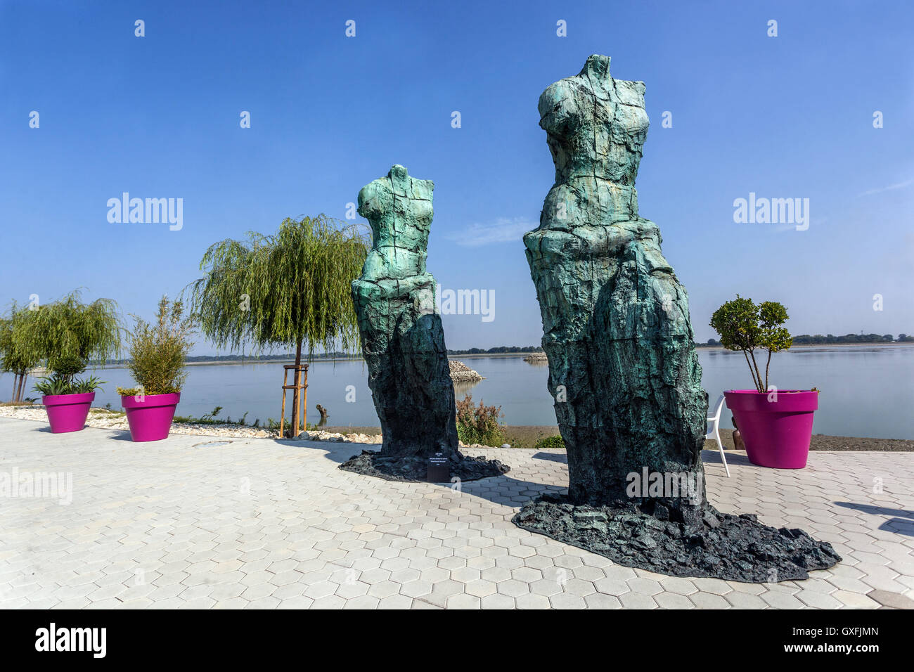 Statues de Bratislava Art contemporain par Jim Dine, Danubiana, Musée d'art Meulensteen, Galerie d'art moderne Bratislava, côté Danube de la Slovaquie Banque D'Images