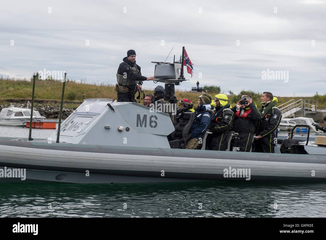 Le secrétaire américain à la défense, Ashton Carter tours les fjords norvégiens en bateau au cours d'une visite à la base aérienne de Bodo, le 9 septembre 2016 à Bodo, Norvège. Banque D'Images