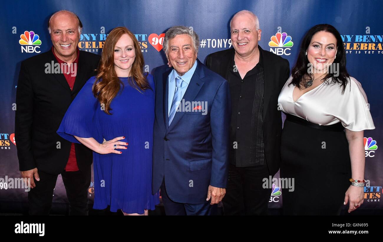 New York, NY, USA. 15 Sep, 2016. Danny Bennett, Antonia Bennett, Tony Bennett. Dae Bennett, Johanna Bennett au hall des arrivées pour Tony Bennett célèbre 90 : Le meilleur est à venir les concerts, Radio City Music Hall, New York, NY Le 15 septembre, 2016. Crédit : Steven Ferdman/Everett Collection/Alamy Live News Banque D'Images