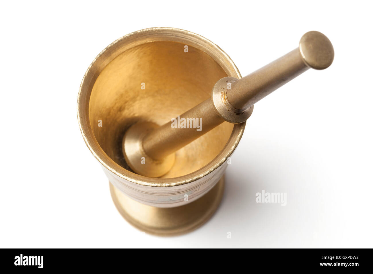 Image d'un petit mortier en cuivre isolé sur fond blanc avec un chemin de détourage. Banque D'Images