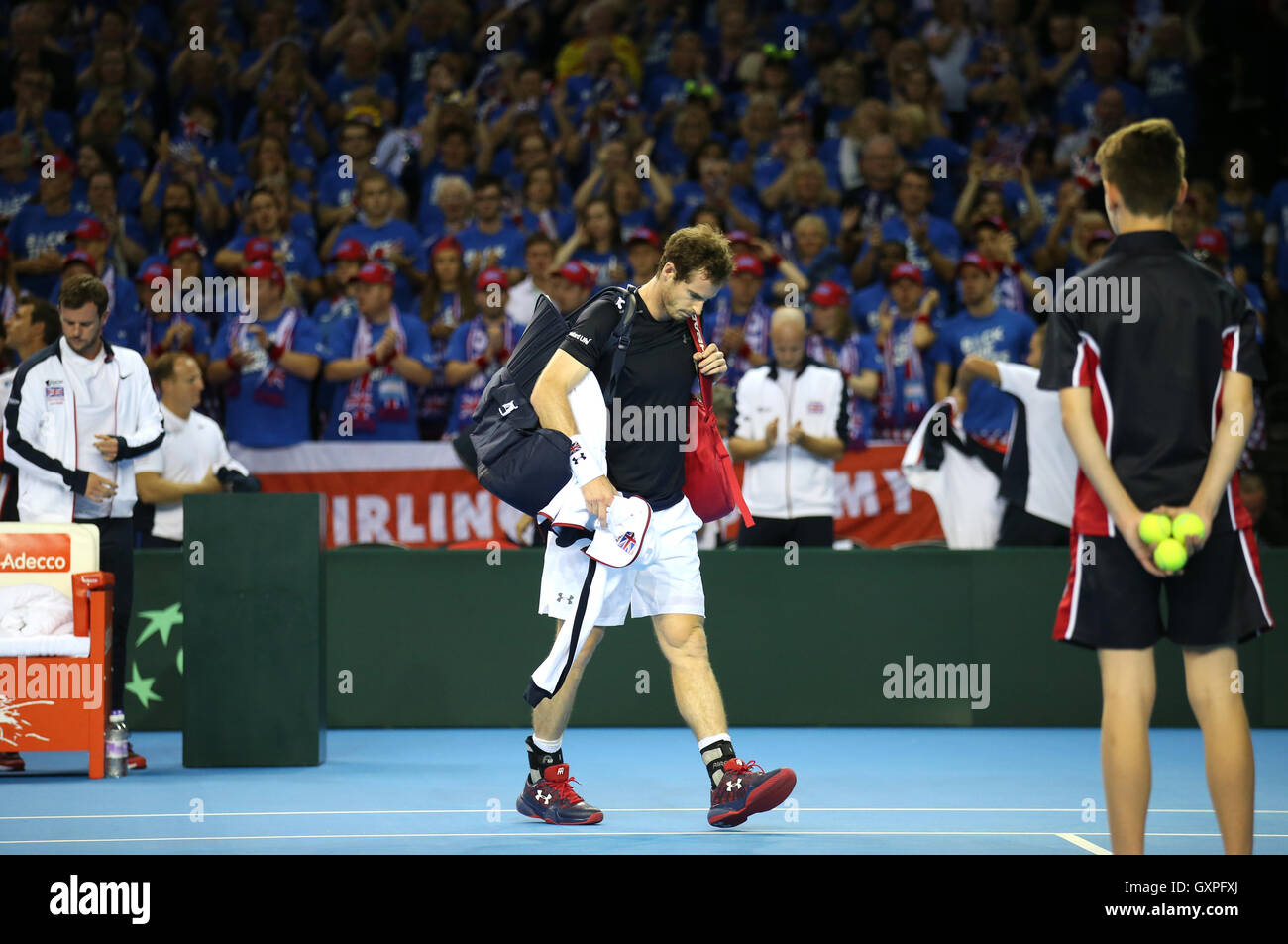 La société britannique Andy Murray marche off après avoir perdu au cours de la première journée de la Coupe Davis à l'Emirates Arena, Glasgow. Banque D'Images