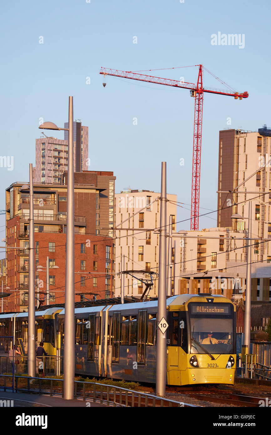 Le Castlefield Manchester Metrolink Tram Metrolink tram train léger de transport en commun rapide léger moderne unités Banque D'Images