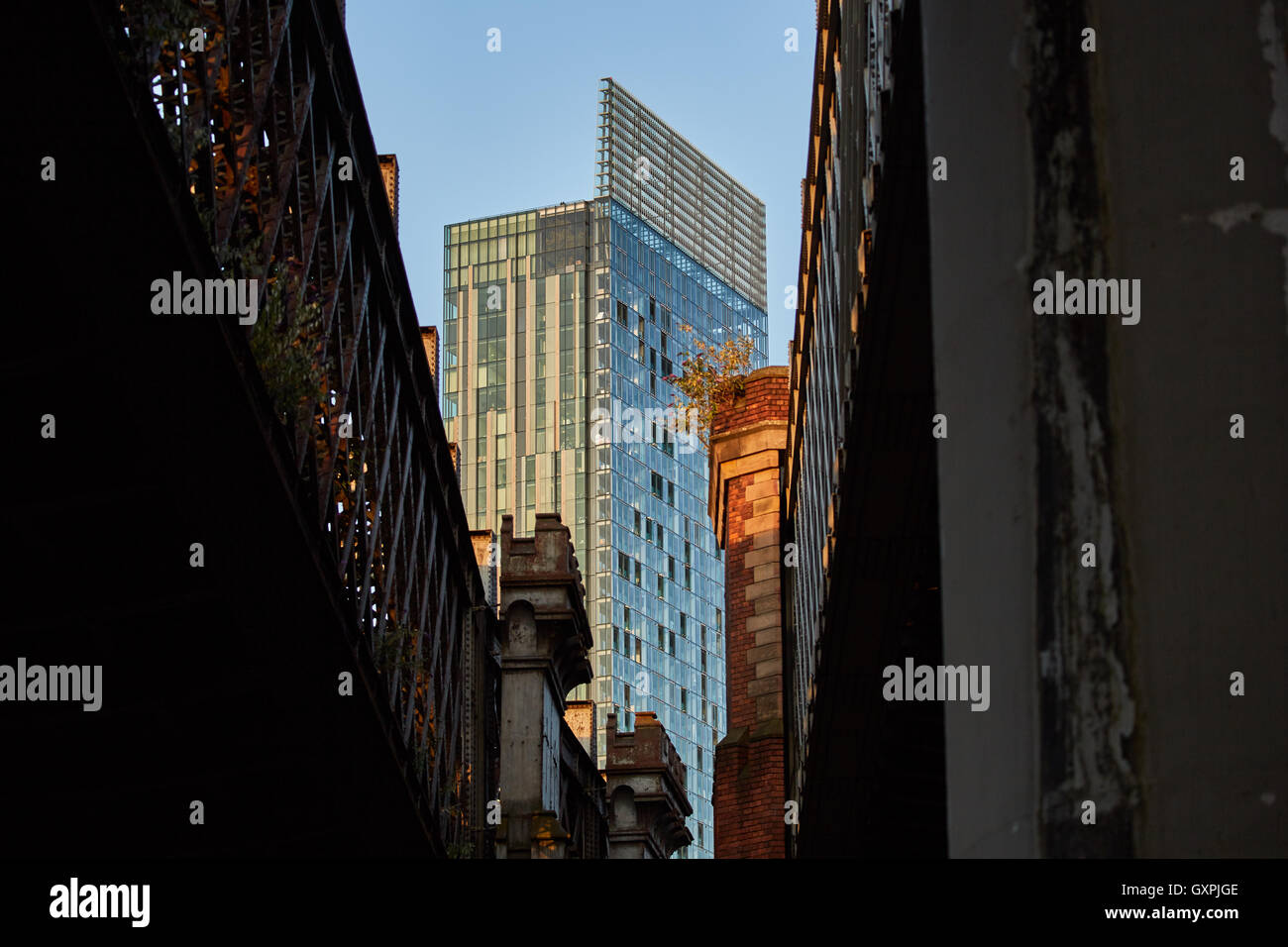 Manchester Beetham tower pans de l'architecture victorienne ponts en fer railway gap voir l'architecte propriétés propriété copyspace Banque D'Images