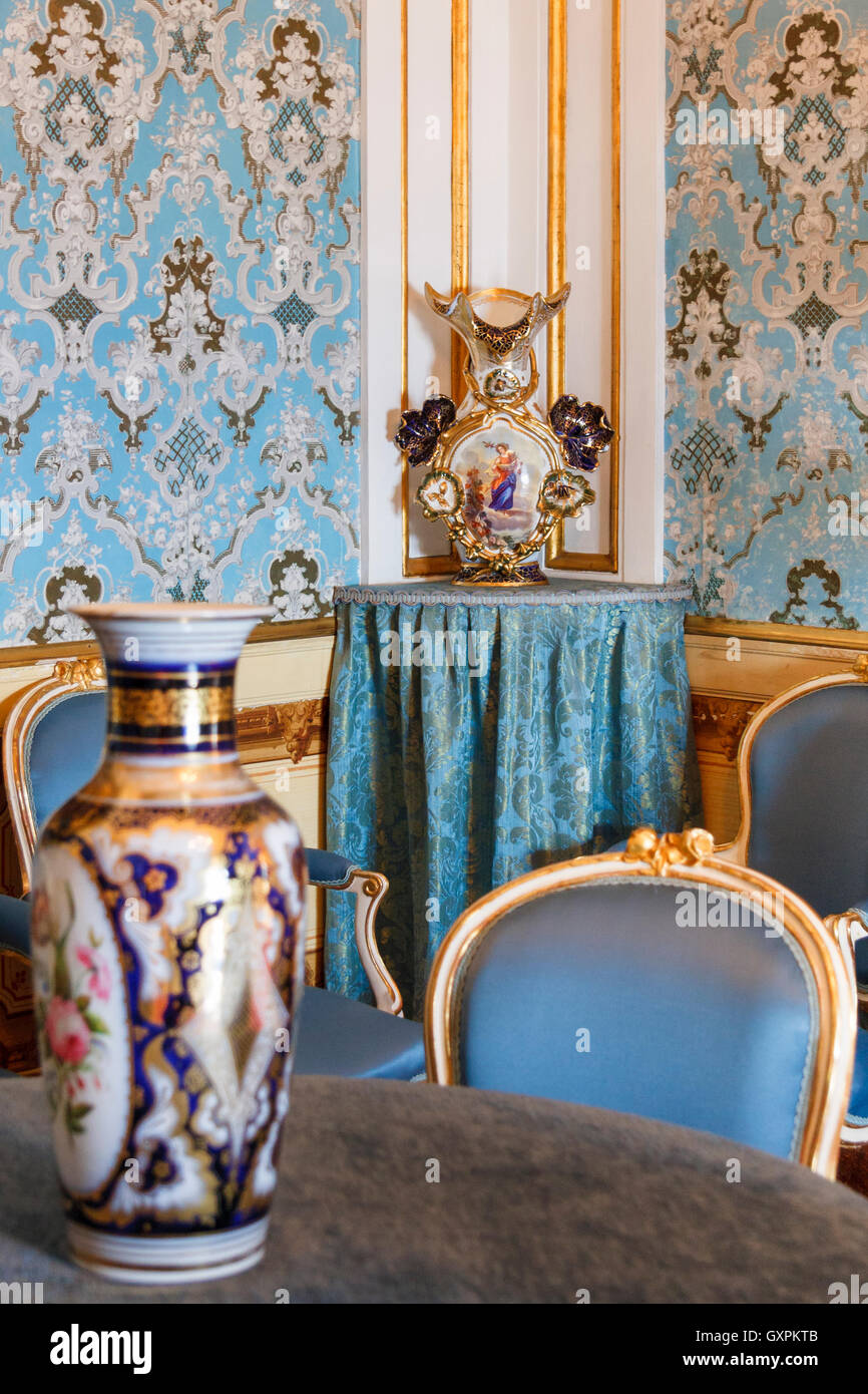 Des meubles anciens et des ornements de l'intérieur de Casa de canaux, Tarragone, Catalogne, Espagne Banque D'Images