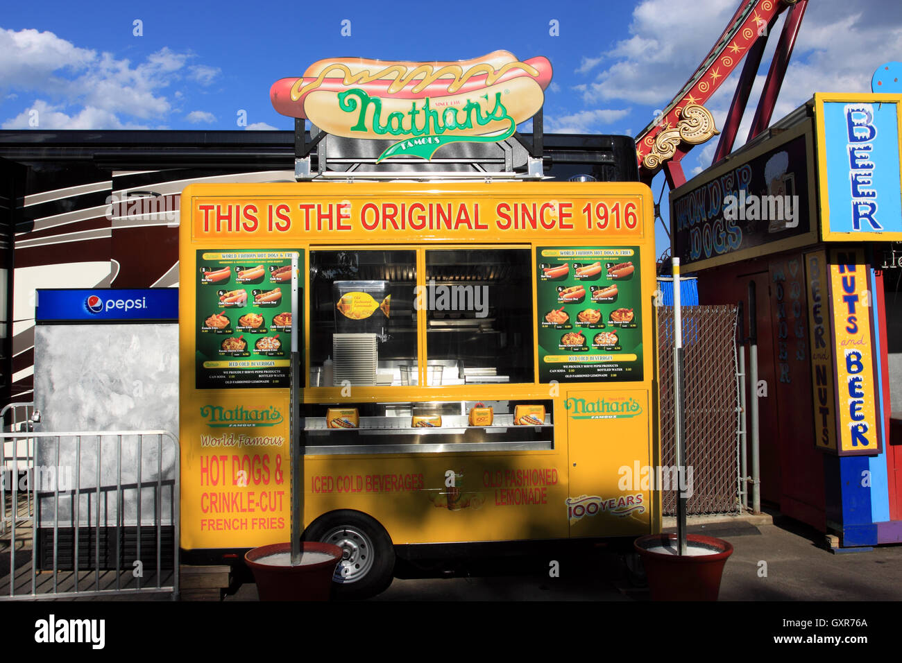 Nathan's Famous Hot Dog Panier Coney Island New York Banque D'Images
