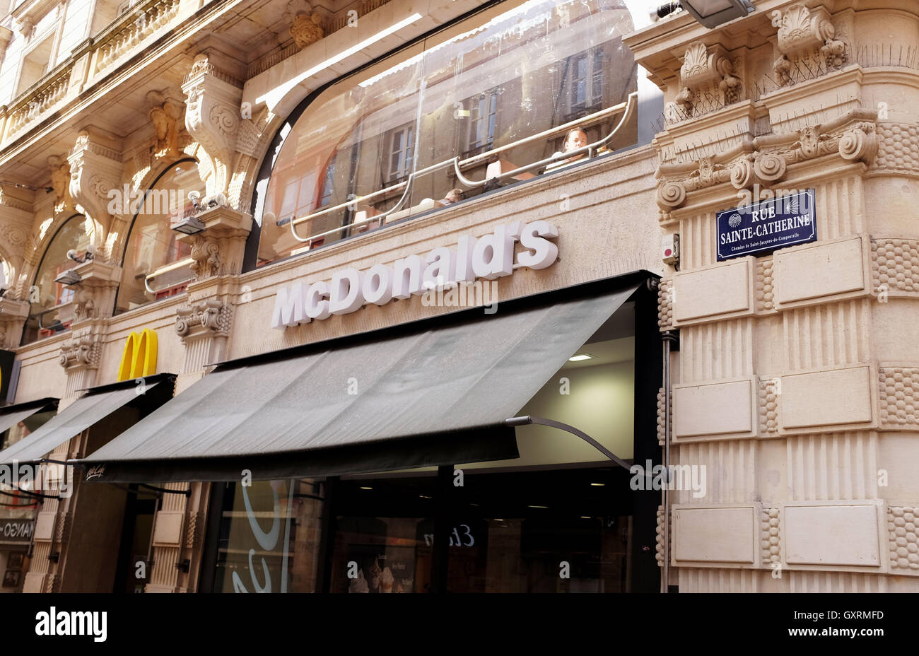 McDonald's restaurant fast food à Bordeaux Rue St Catherine Banque D'Images