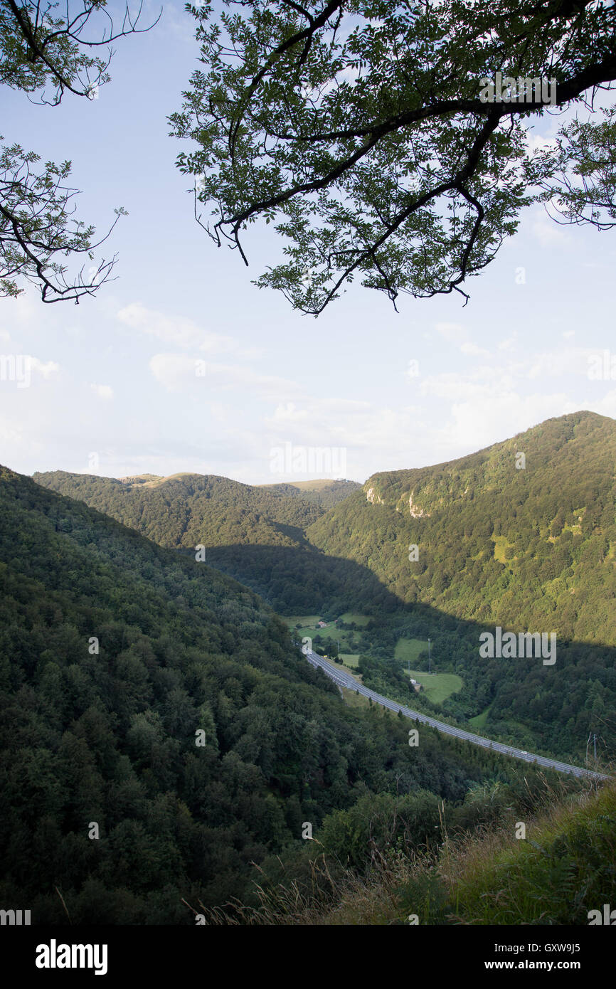 La vallée de Baztán dans les Pyrénées, Espagne Banque D'Images