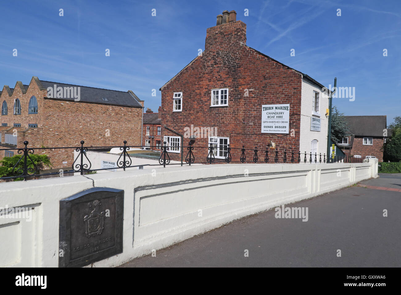 Le Pont de Londres,a49,Stockton Heath,Village Warrington, Cheshire, Angleterre Banque D'Images