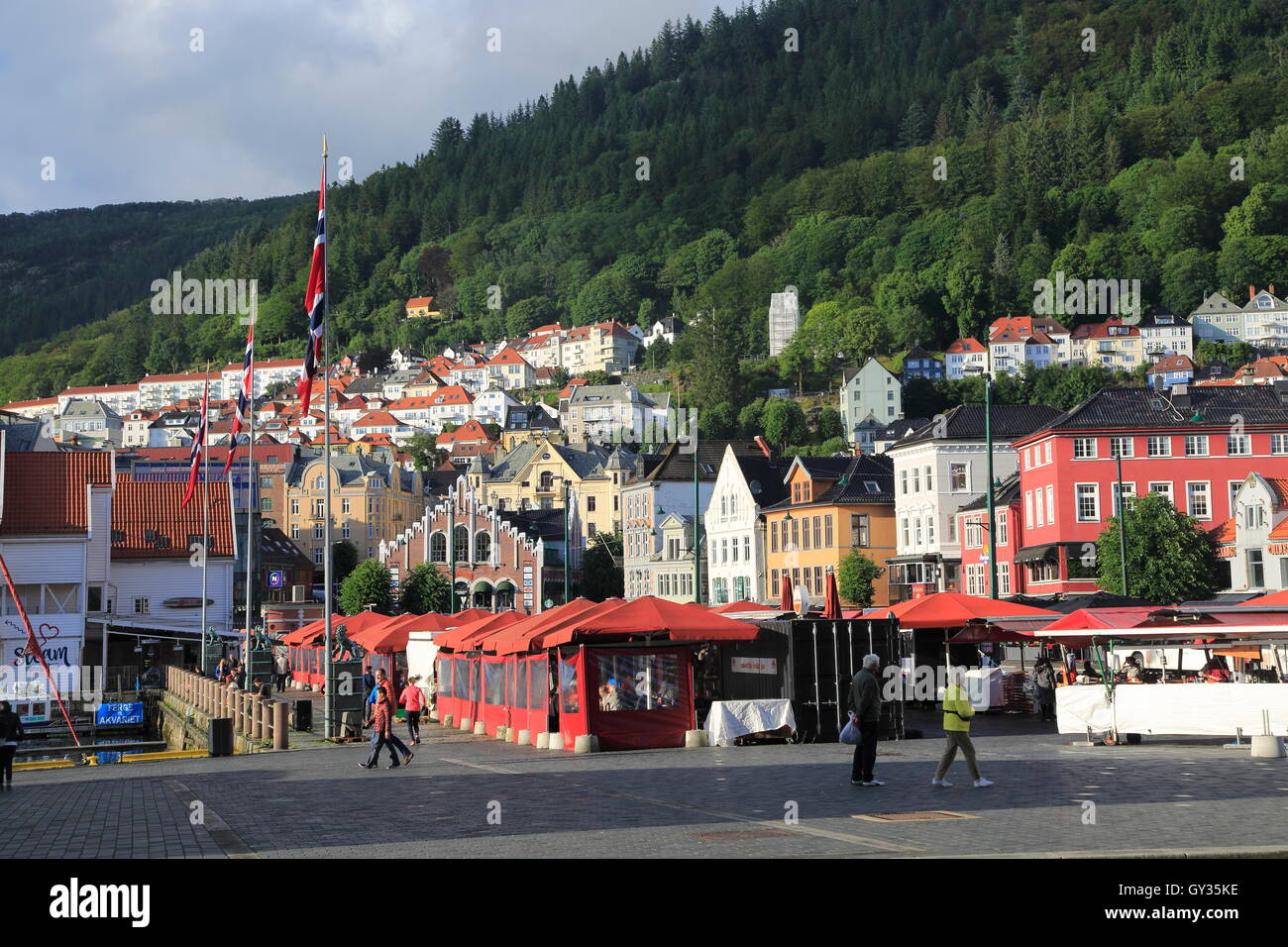Bâtiments historiques de la place du marché de poissons Torget domaine de Vagen harbour, Bergen, Norvège Banque D'Images