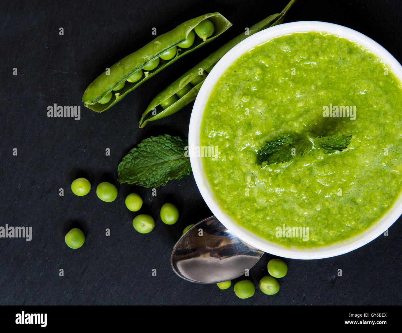 Soupe de pois frais Banque D'Images