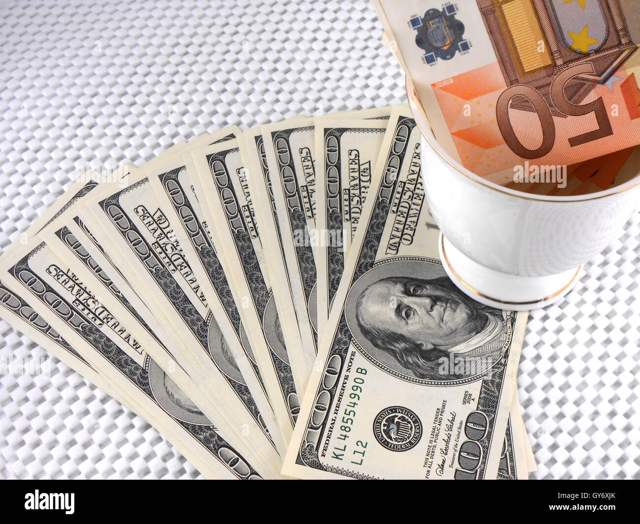 Deux principales monnaies fortes - US Dollar et Euro Banque D'Images