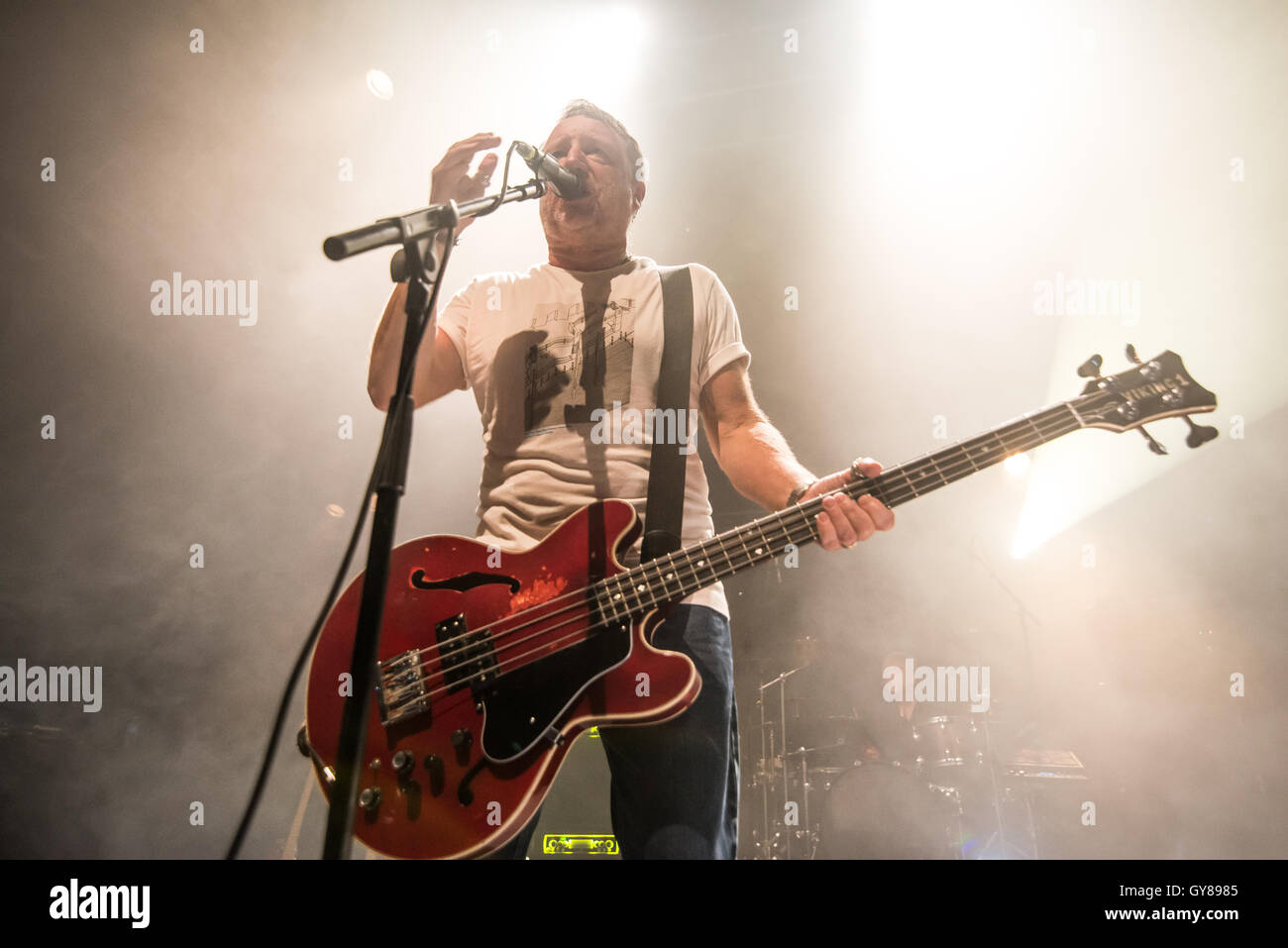 London, UK.17e Septembre, 2016. Peter Hook et la lumière effectuer au London's O2 Kentish Town Forum. Fond tour est composé de chansons de New Order et Joy Division, dans laquelle Peter Hook joué auparavant. Credit : Alberto Pezzali/Alamy Live News Banque D'Images