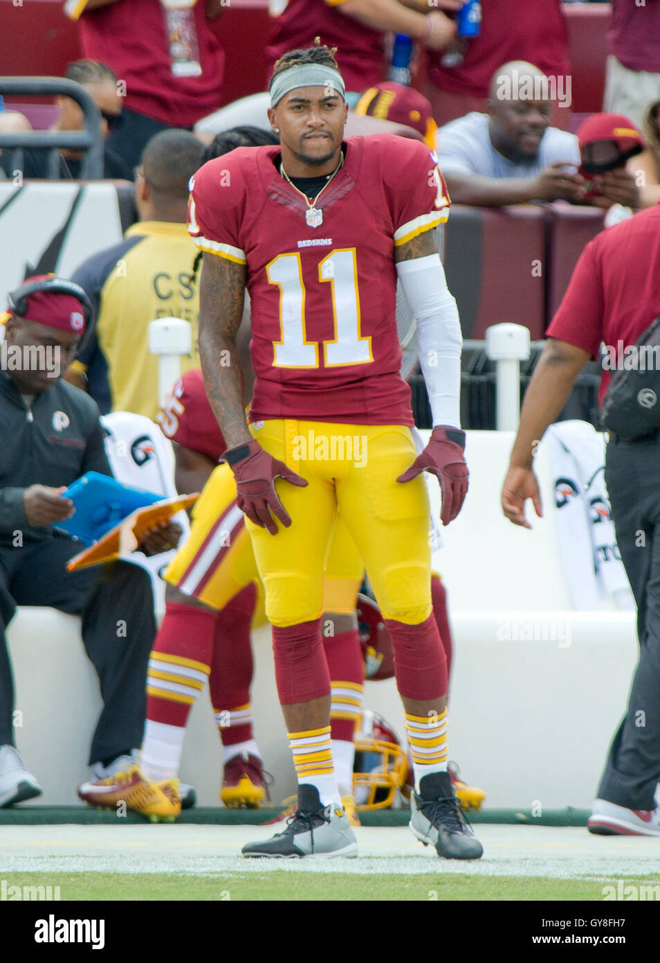 Landover, Maryland, USA. 18 Sep, 2016. Redskins de Washington le receveur DeSean Jackson (11) montres l'action de jeu de la ligne latérale au cours de premier trimestre l'action contre les Dallas Cowboys à FedEx Field à Landover, Maryland le Dimanche, Septembre 18, 2016. Credit : Ron Sachs/CNP /MediaPunch MediaPunch Crédit : Inc/Alamy Live News Banque D'Images